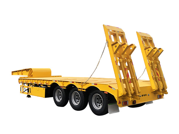Three -axis low tablet semi -trailer